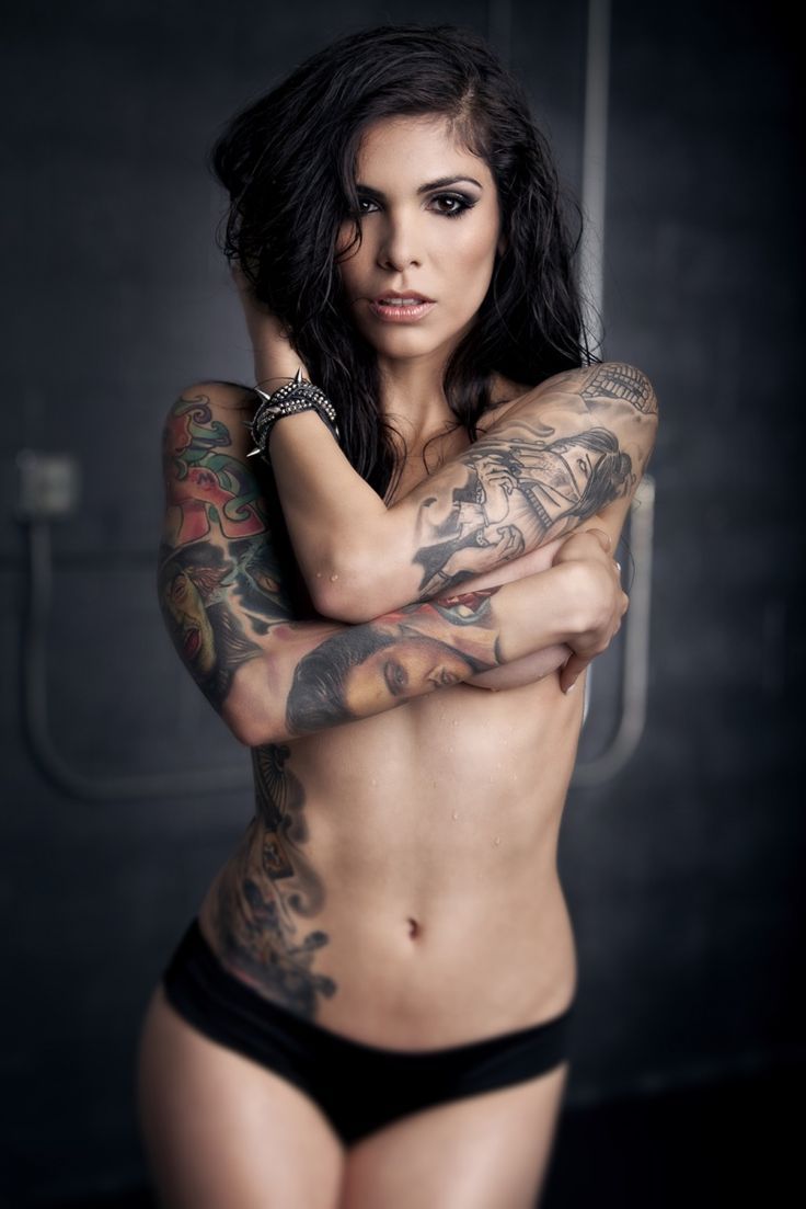 model Sexy tattoo