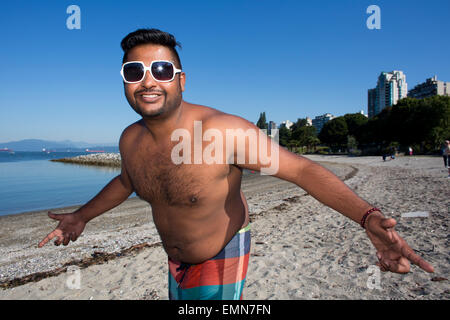 mann am strand Dicker