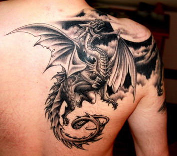 tattoo frau Drachen