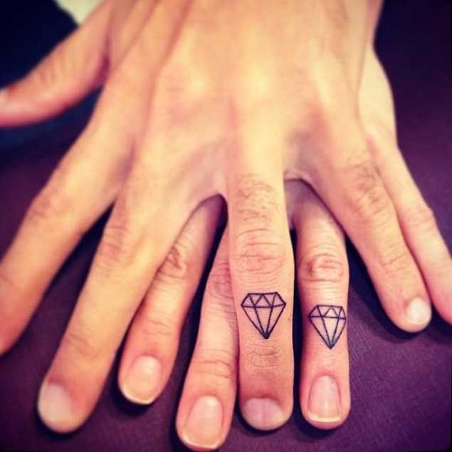 finger Tattoo diamant