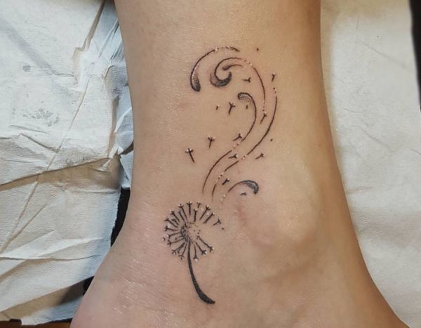 Zarte tattoos für frauen