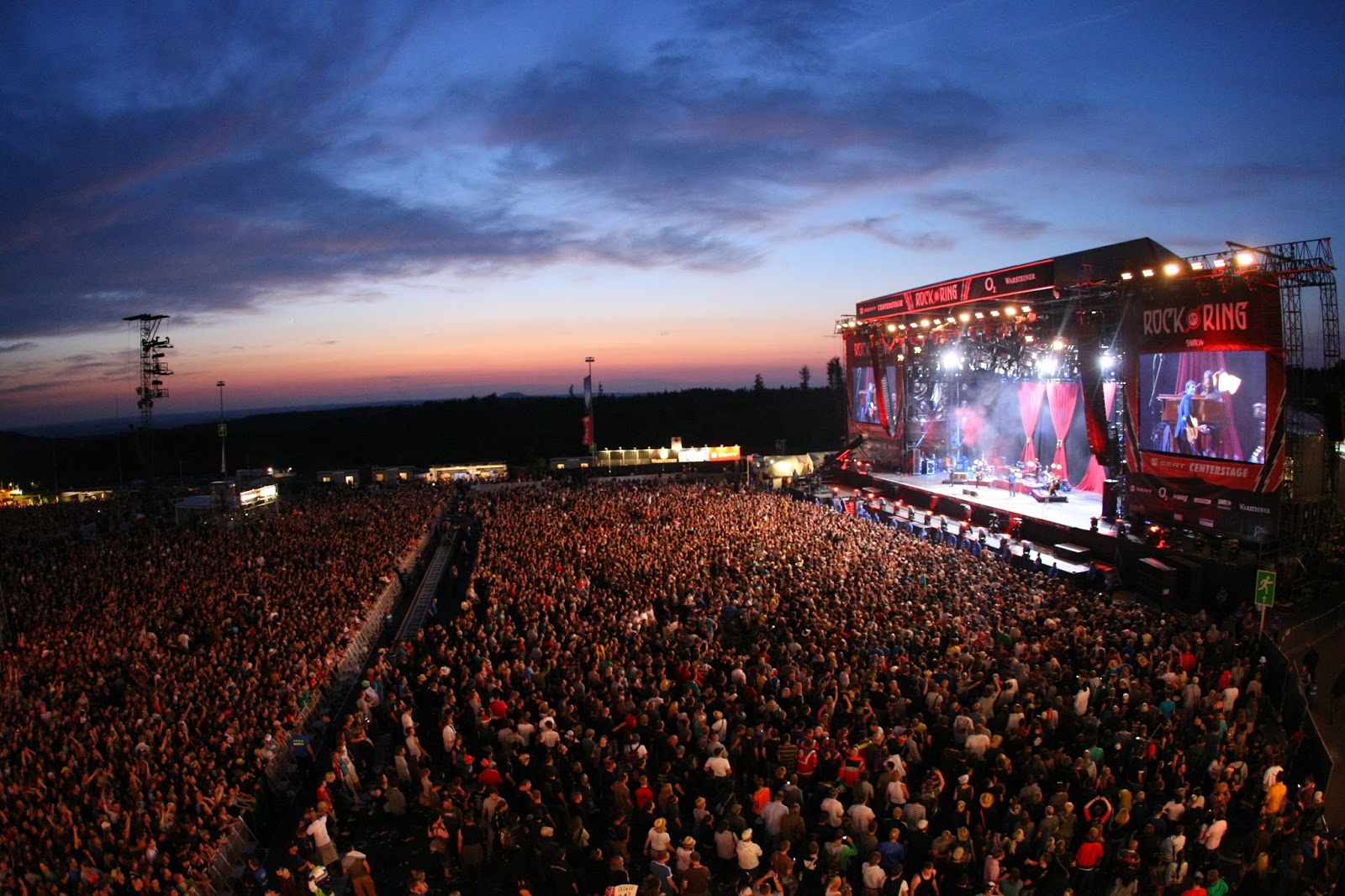 am ring brüste Rock