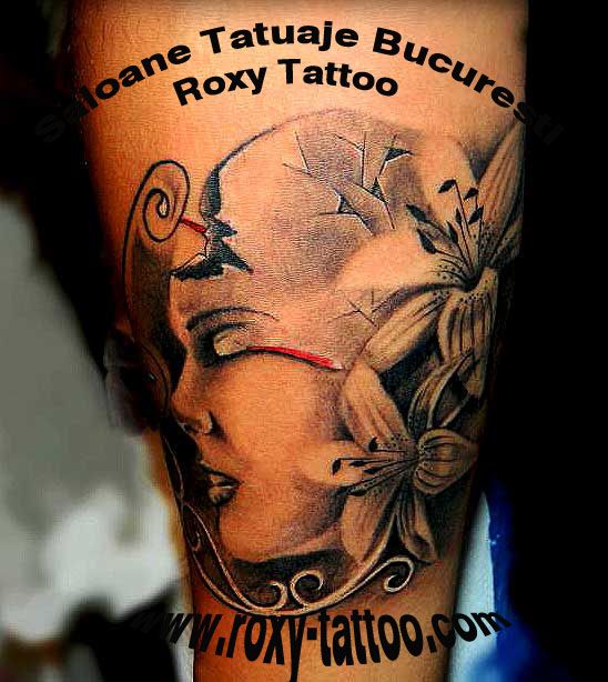 tattoo model Roxy