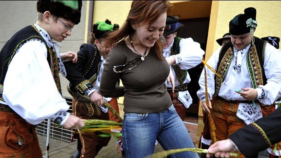 Frauen peitschen männer