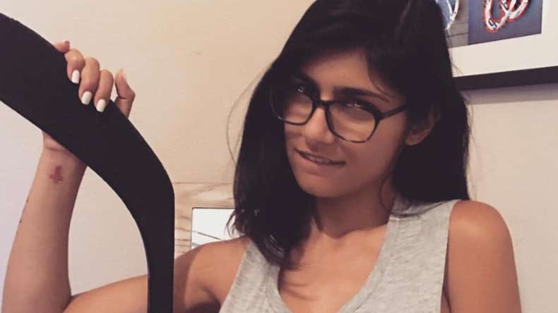 gif Mia khalifa nackt