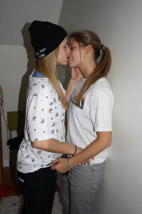 lesbian teens Young