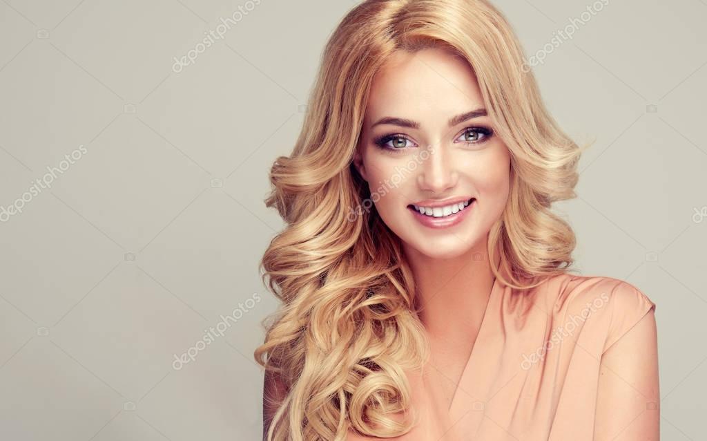 mädchen Schöne blonde