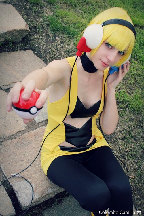 sexy Pokemon cosplay