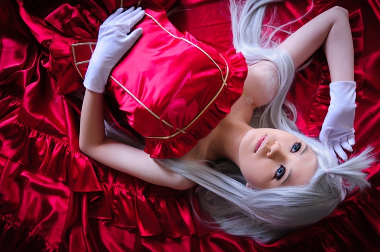 Fairy tail cosplay mirajane