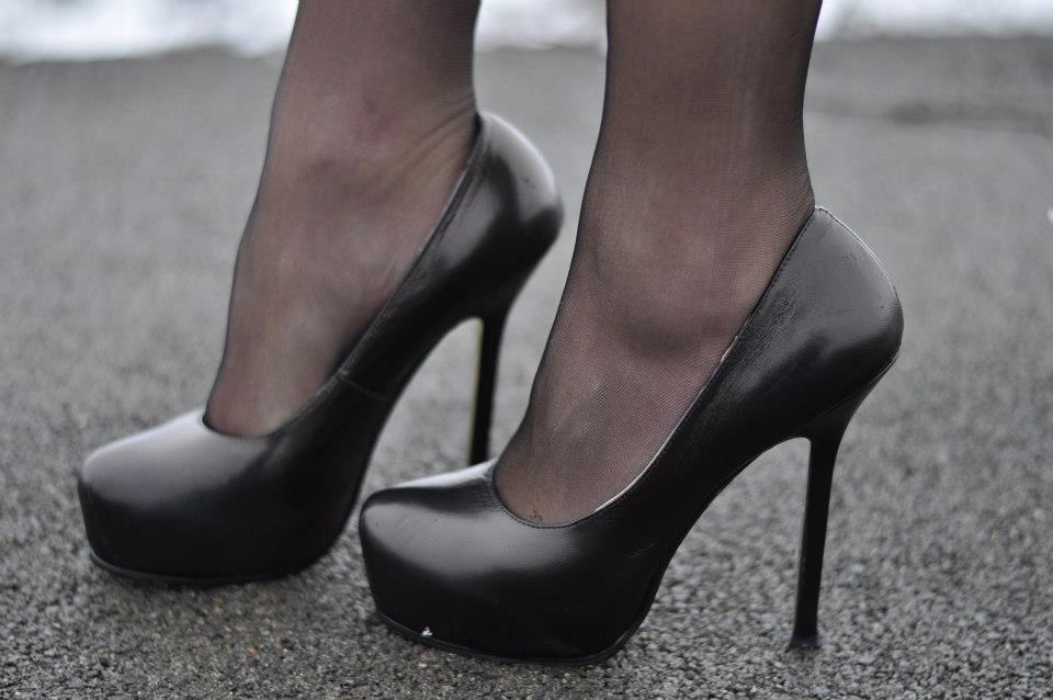 und nylons Heels