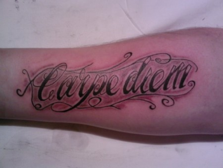 Tattoo carpe diem motive